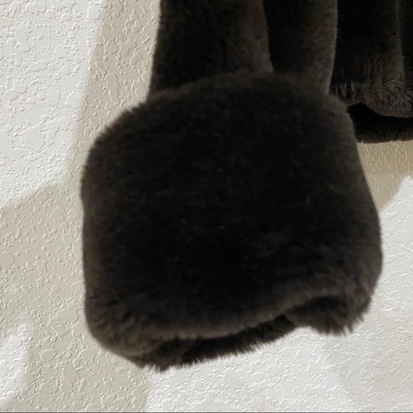 Chocolate Brown Faux Fur Crop Jacket Size M – Soft Fuzzy Zip Up Cozy Outerwear - Picture 4 of 16